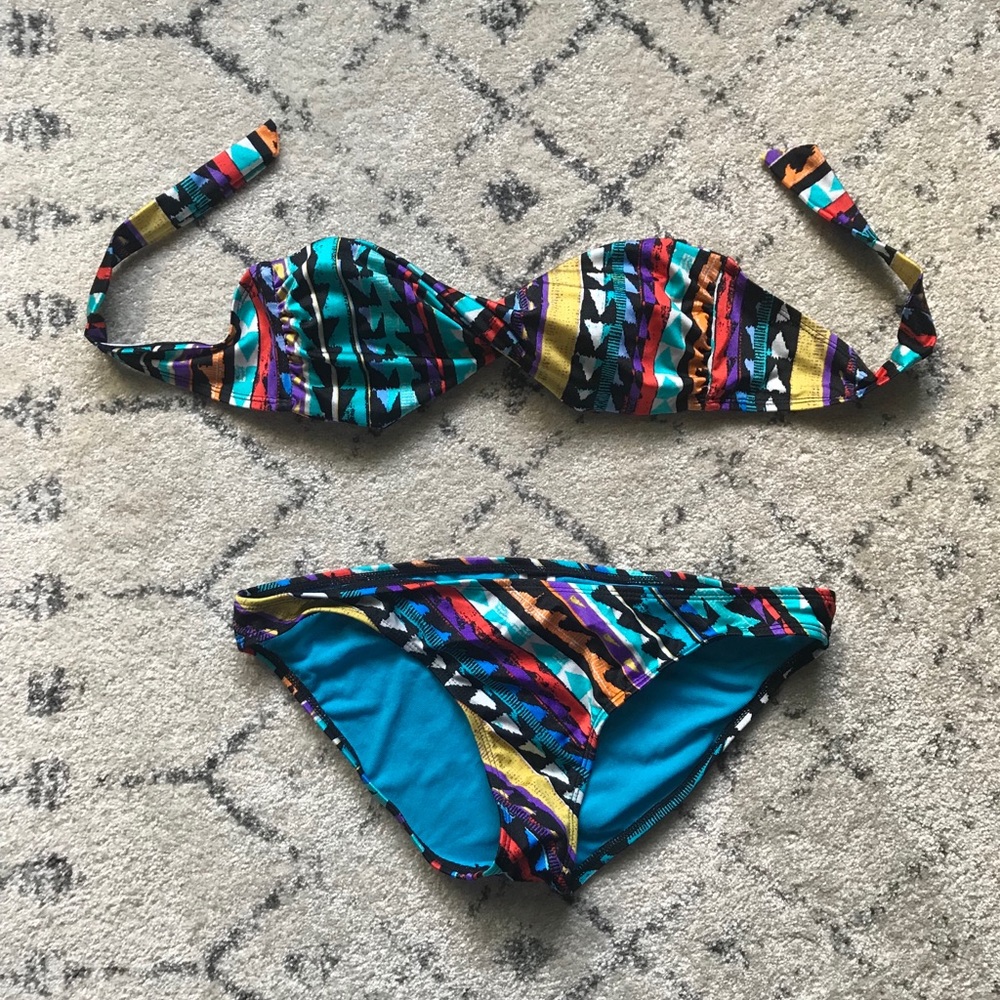 Bikini. Medium top/Large bottom.